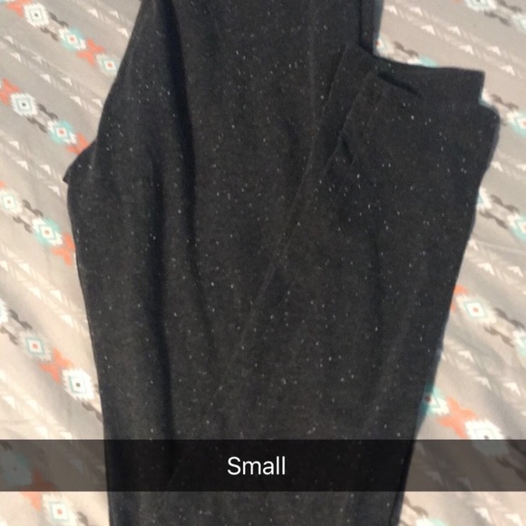Selling a range of small to large clothes - Picture 4 of 8